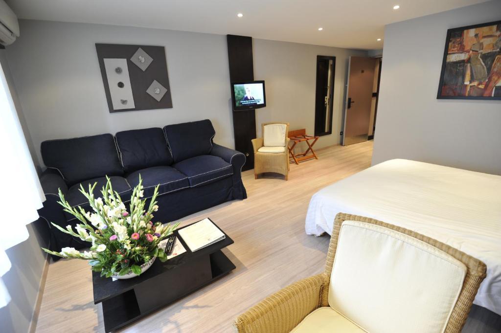 Logis Cottage Hotel วองโดวัวร์-เลส์-นองซี ภายนอก รูปภาพ