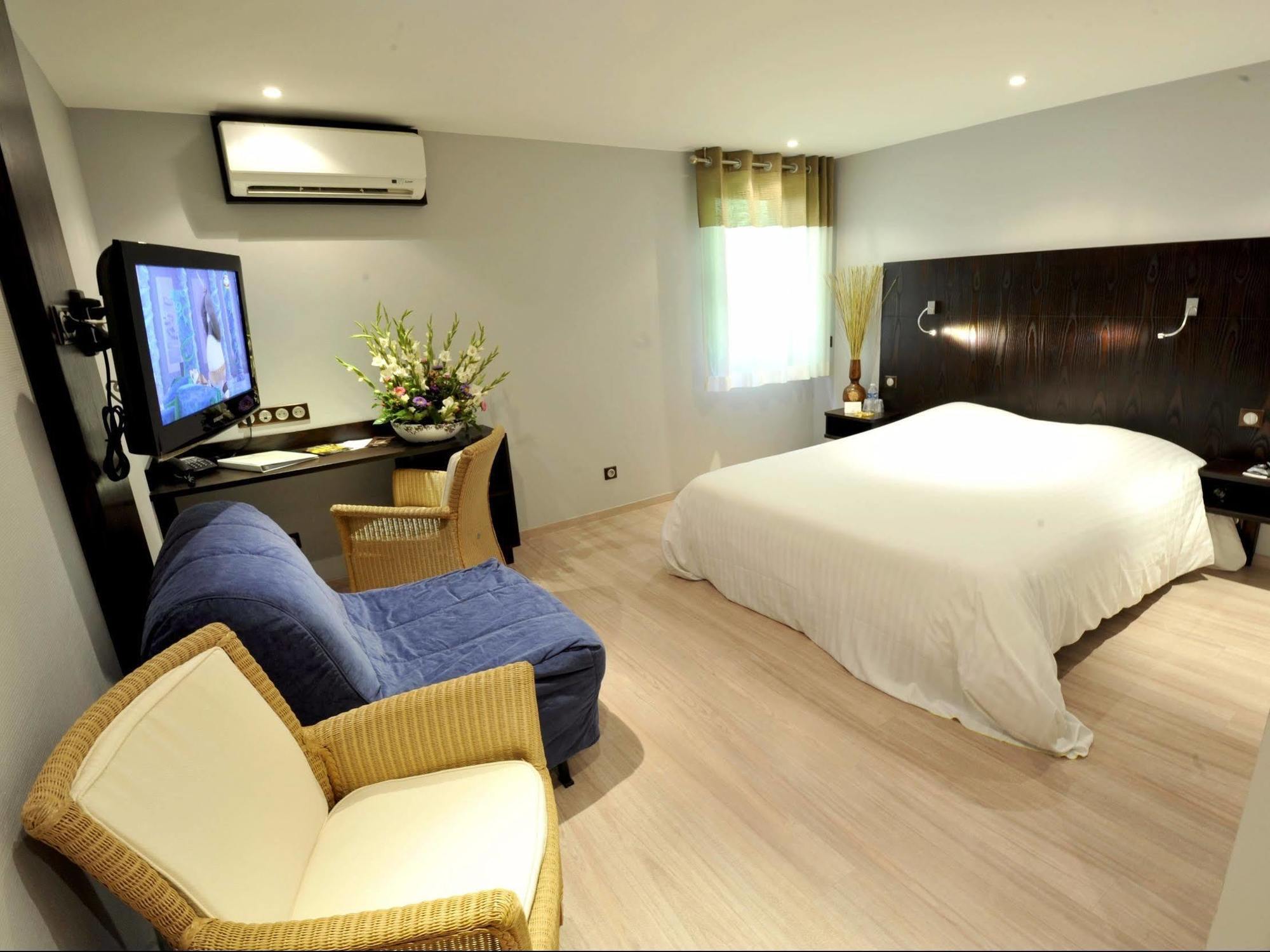 Logis Cottage Hotel วองโดวัวร์-เลส์-นองซี ภายนอก รูปภาพ